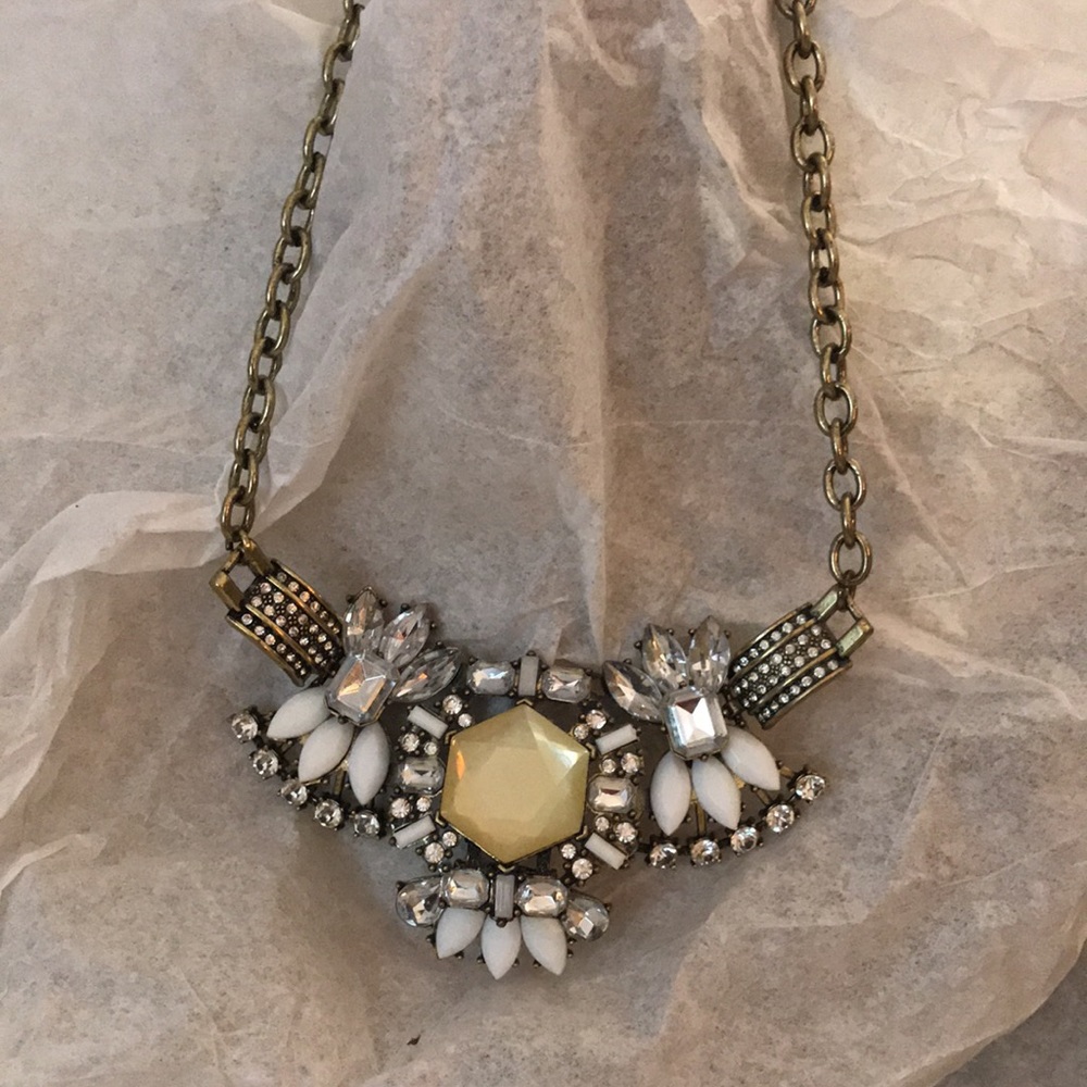 Vintage Style Bling Statement Necklace - Picture 5 of 12
